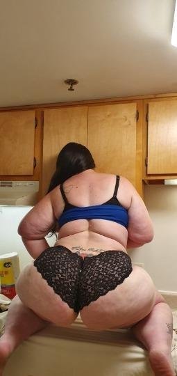 01_id_bbw_pawg.jpg