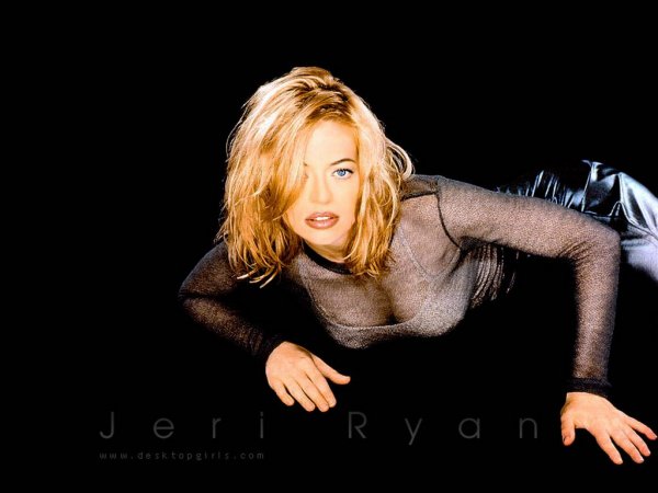 jeri ryan 2.jpg