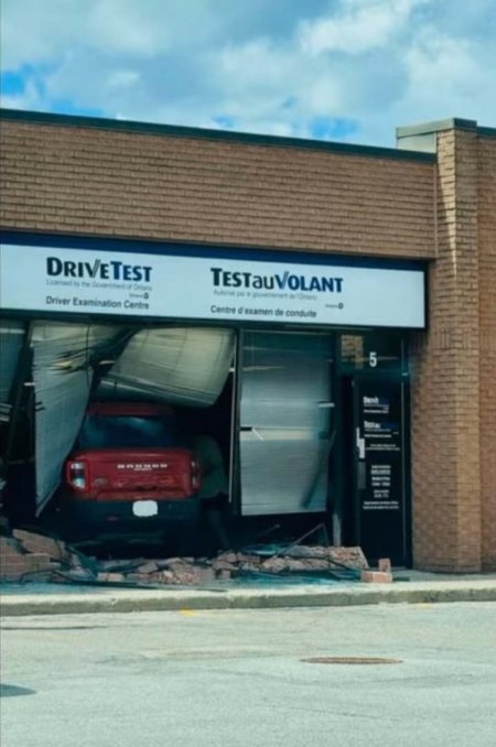 SM-53h-Driving Testing-thru storefront-PENDING-5p-CRPD-USED.JPG