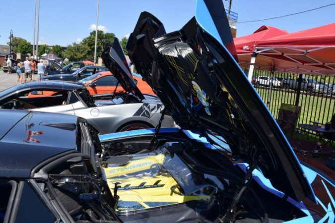 SM-55c2-Smurfette Vette-16Pcnt.JPG