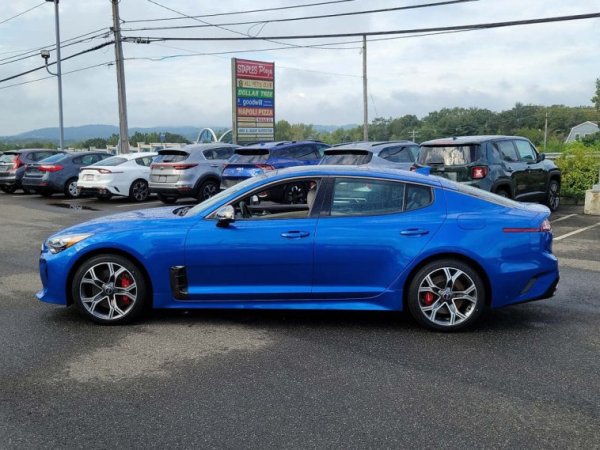 SM-52o2-Blue Stinger-6-left side with plaza sign-70Pcnt.JPG