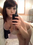 hot-girls-with-iphone.jpg