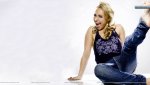 Hayden-Panettiere-Laughing-N-Sitting-On-Floor.jpg