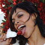 Rosario-Dawson-tongue-pp9.jpg