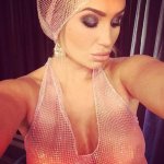 Lauren-Goodger-Flashing-nipple-Inspire-by-Rihanna-02.jpg