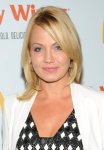 130926MichelleBeadle1_210x305.jpg