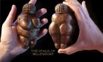 Venus-of-Willendorf_03.jpg