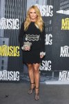 Miranda-Lambert -2017-CMT-Music-Awards--02-662x997.jpg