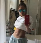 Jennifer-Lopez%20-Instagram--01_l.jpg