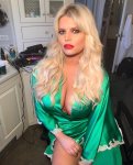 JessicaSimpsonGreenRobe1.jpg