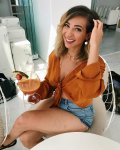 Gabbie-Hanna-nude-32589889_1663220050399635_7266693285937152000_n.jpg