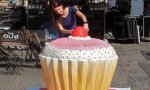 Worlds-largest-cupcake-001.jpg