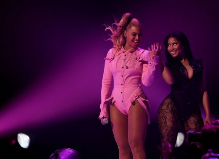 Beyonce-and-Nicki-Minaj[1].jpg