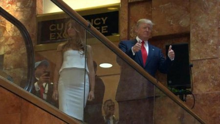 150616_vod_trump_escalator1_16x9_992.jpg