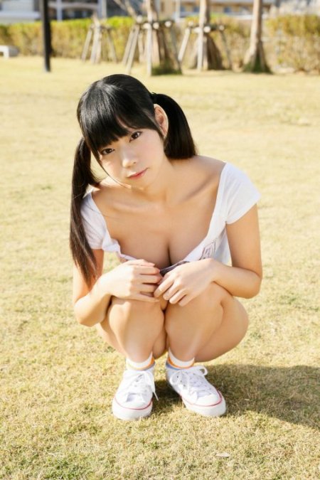 romantic-and-effortlessly-beautiful-babe-hikaru-aoyama-shows-off-her-stunning-body-in-kitty-fe...jpg