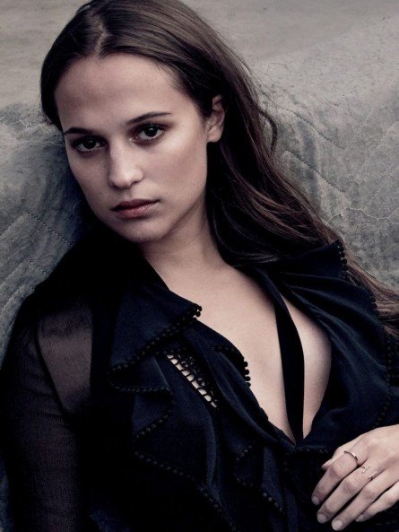 AliciaVikander2fcblkjk.jpg