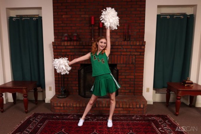 Kinky-cheerleader-Scarlet-Skies-getting-naked_005_big.jpg