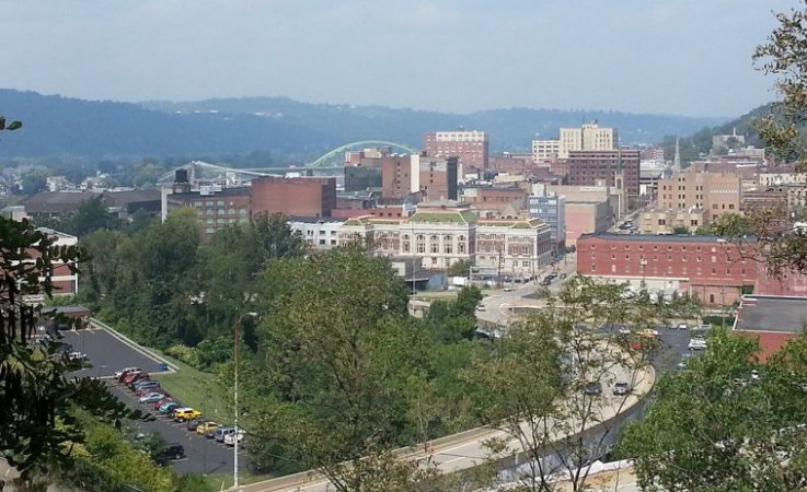 1024px-Downtown_Wheeling,_WV_From_Chapel_Hill.jpg