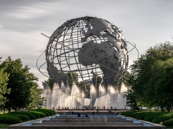 Unisphere-2_(27835155267).jpg