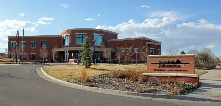 Johnstown,_Colorado_Town_Hall.JPG