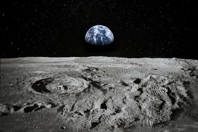 earth-view-from-moon-perspective-footprints-1400px.jpg