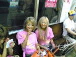 ganguro-girl-photo-tokyo-train.jpg