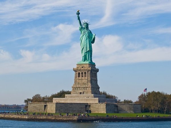 800px-Statue_of_Liberty,_NY.jpg