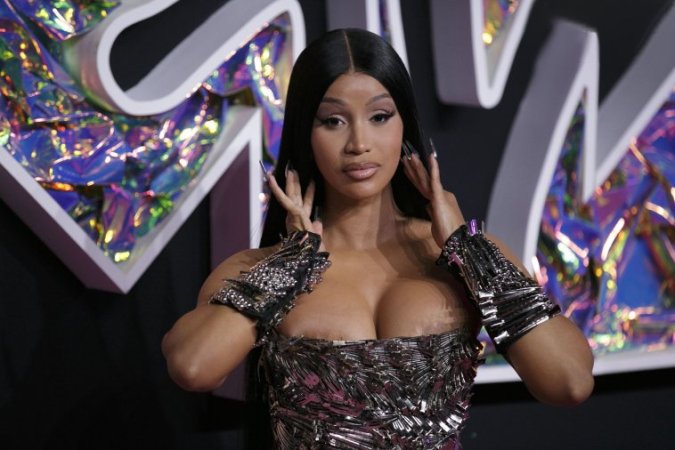 398709593_cardibnip2023mtvvmas5.jpeg